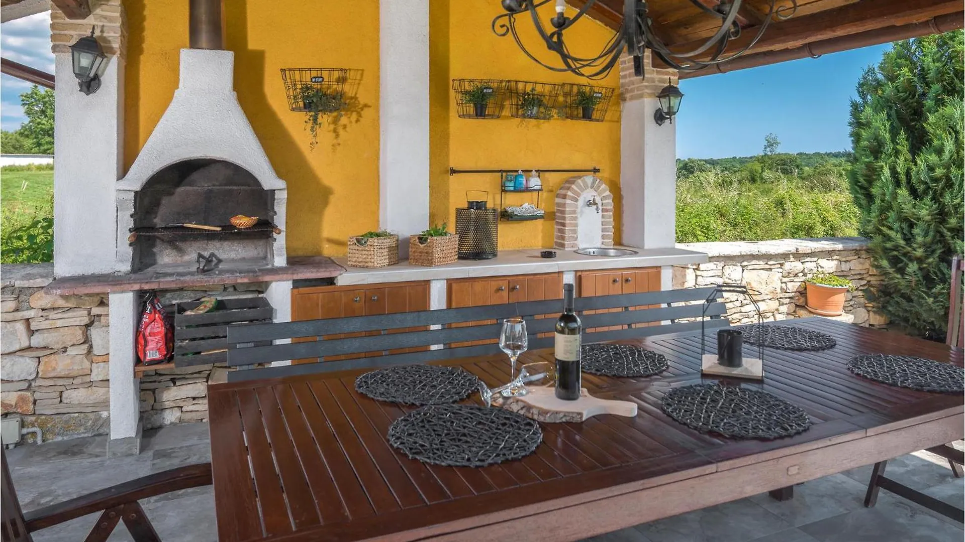 Gorgeous Home In Bokordici With Wifi